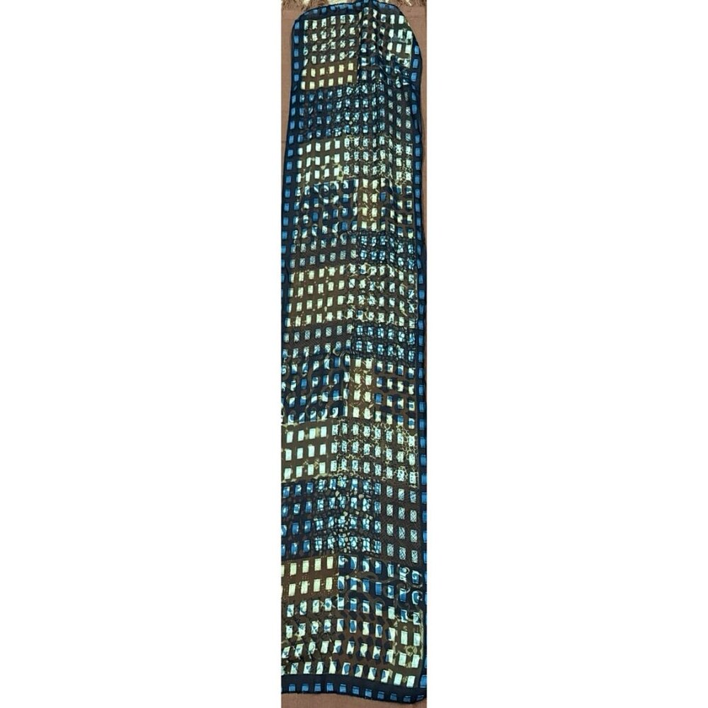 Beautiful Scarf - Picture 2 of 4